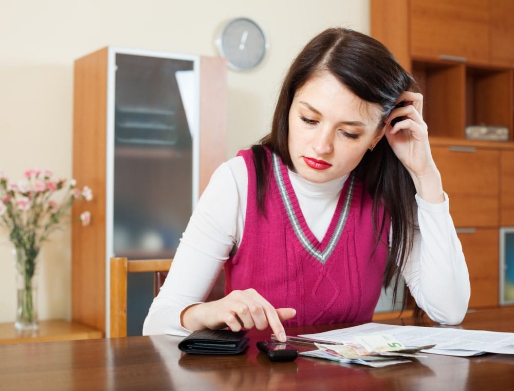 How to Track Your Monthly Expenses With Easy Steps